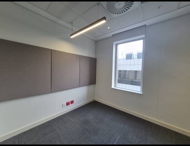 1,098M² OFFICE TO LET IN SANDTON CENTRAL